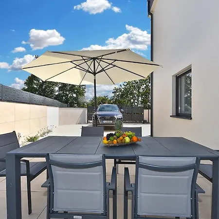 Villa Jlo 2 Mit 4 E-bikes Peroj