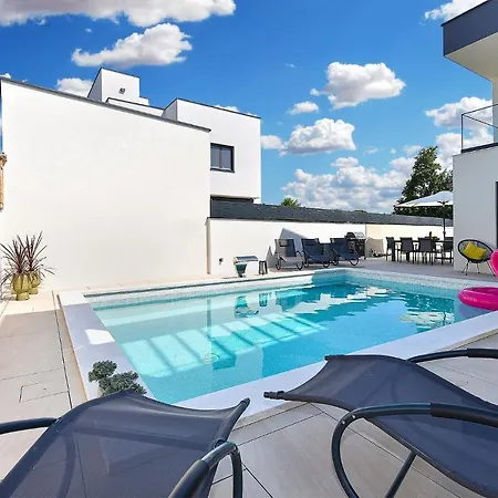 Villa Jlo 2 Mit 4 E-bikes *