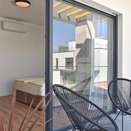 Jlo 2 Mit 4 E-bikes Villa *