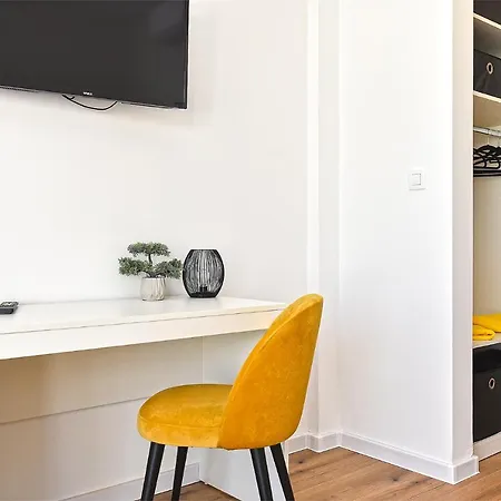 Jlo 2 Mit 4 E-bikes Villa