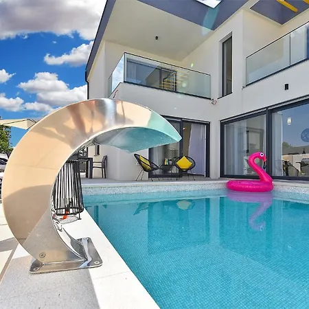 Вилла Jlo 2 Mit 4 E-bikes