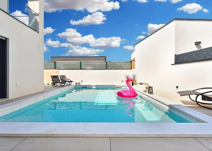 Jlo 2 Mit 4 E-bikes 페로이