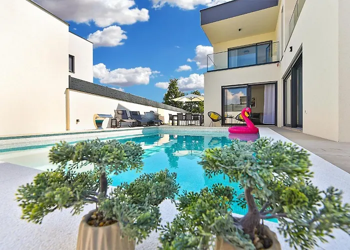 Jlo 2 Mit 4 E-bikes *