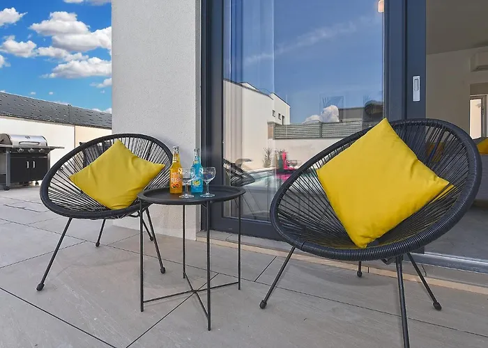 Jlo 2 Mit 4 E-bikes 빌라 *