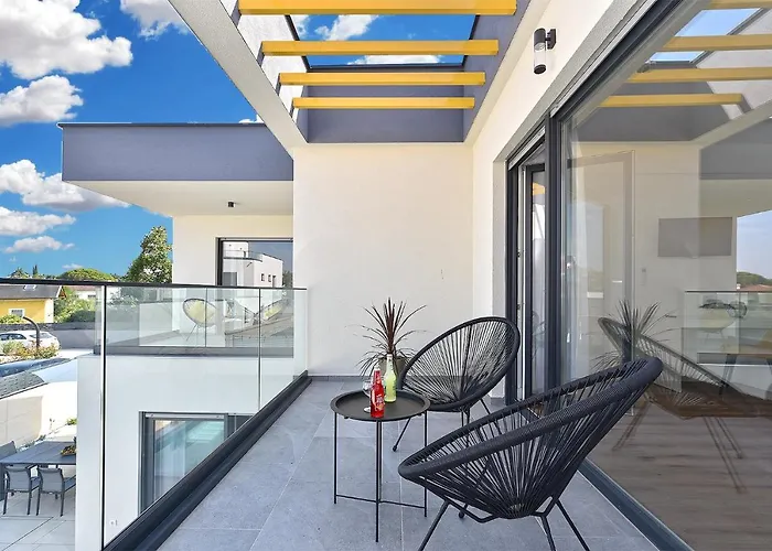 Jlo 2 Mit 4 E-bikes *