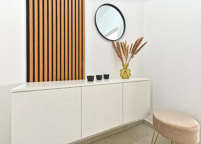 Jlo 2 Mit 4 E-bikes 빌라 페로이