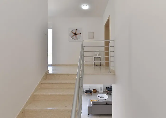 Jlo 2 Mit 4 E-bikes 빌라